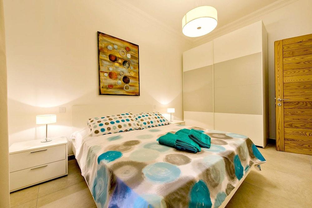 Luxury Apartment with Pool 1