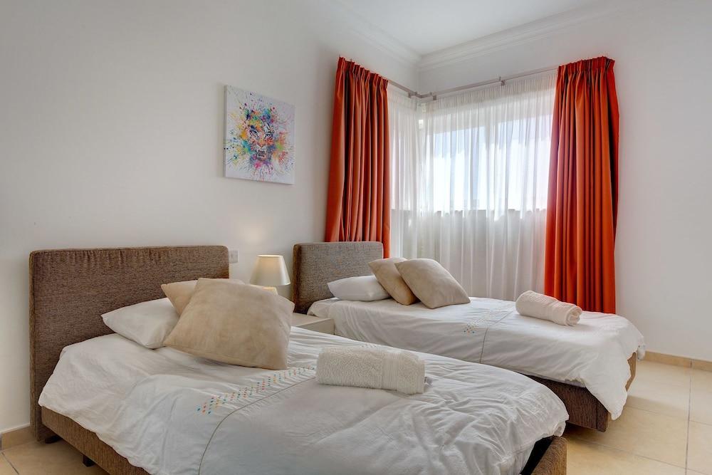 Waterfront Lux Apt Inc Pool, Sliema Upmarket Area 1