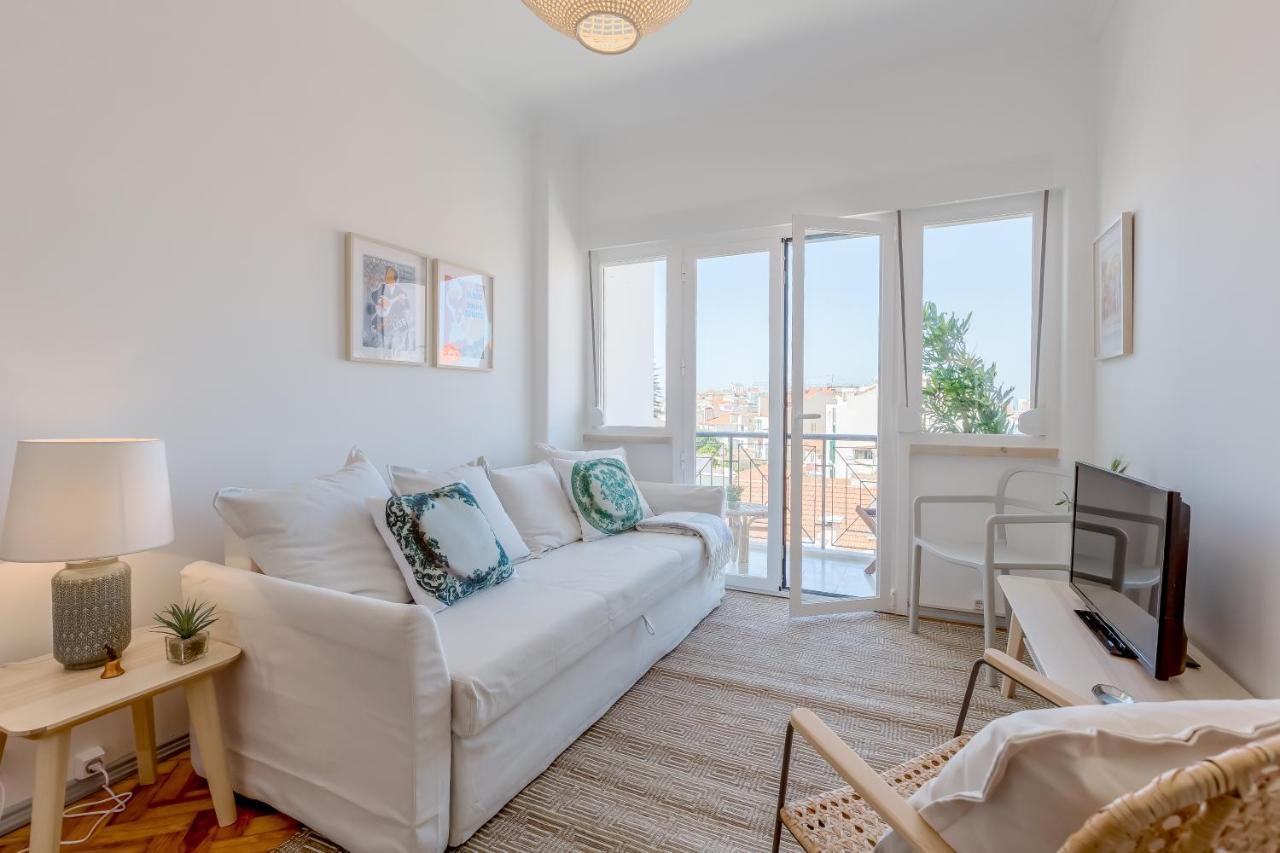 Renovated Sunny Apartment with Amazing Sunset Balcony , by Timecooler 1