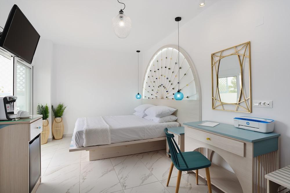 Mylos Luxury Escape - Adults Only 2