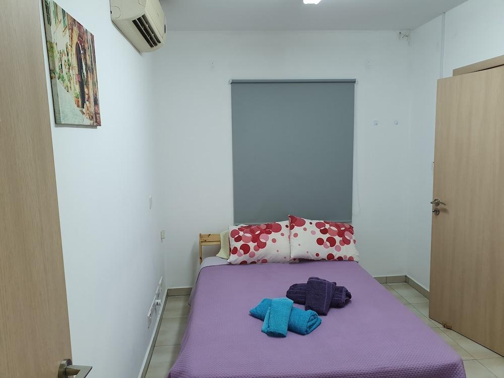 Acticon Rooms Larnaca 2