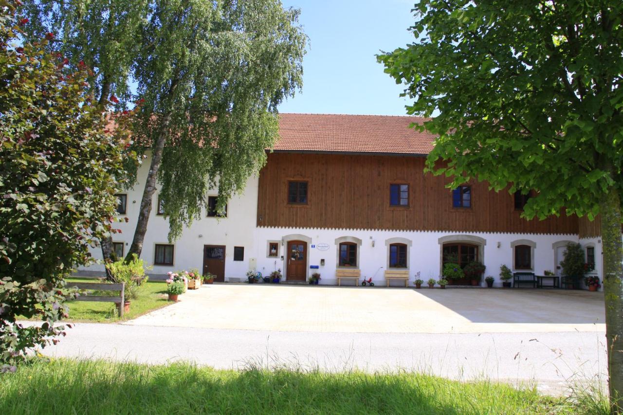 Bernhardhof 2