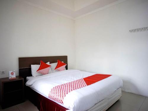 Her Mandiri Guest House by Oyo Rooms 1