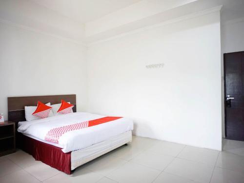 Her Mandiri Guest House by Oyo Rooms 2