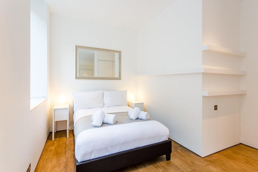 Oxford Circus Apartments 1