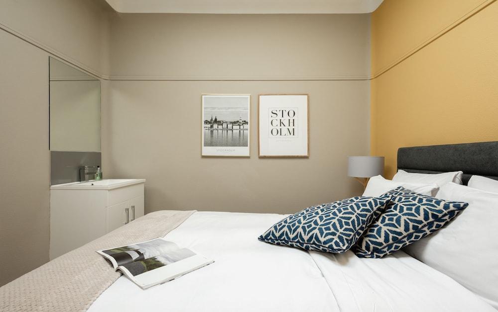 The West End Penthouse - 4bdr Fitzrovia Penthouse with Spectacular Views 2