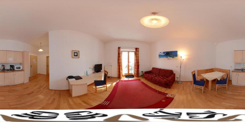 Hotel-Cafe Hanfstingl 2