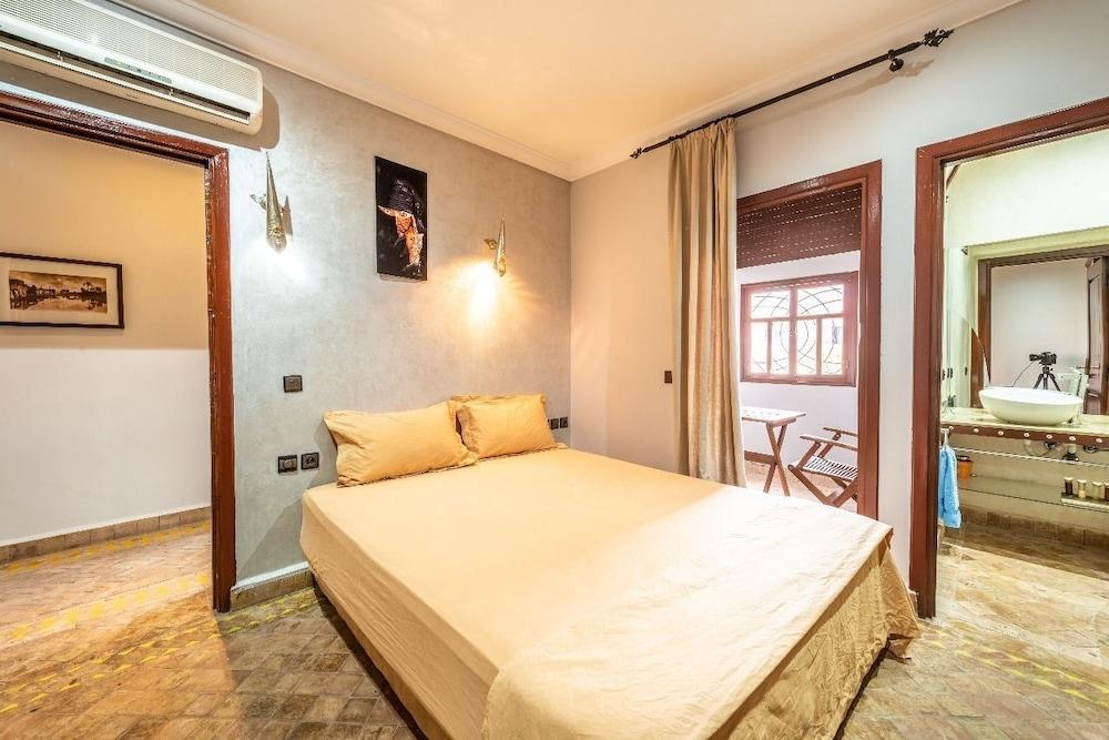 Private Villa in Center 2