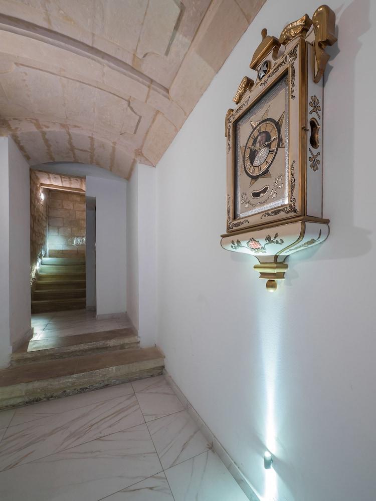 Valletta Strada Stretta Suites