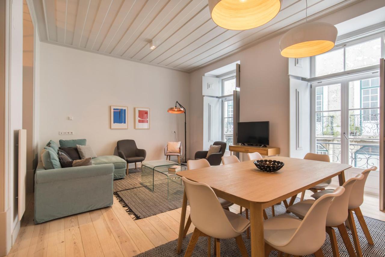 Lovelystay - Charming 3 Bedroom Wonder Downtown