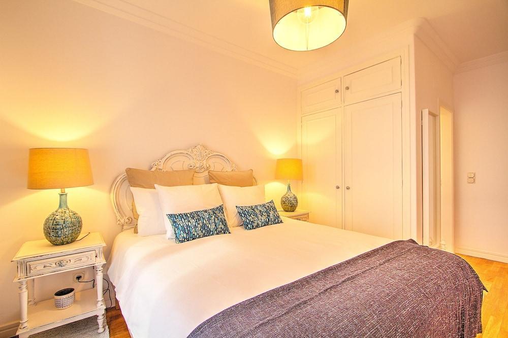 In the Heart of Bairro Alto-Live Like a Local 2