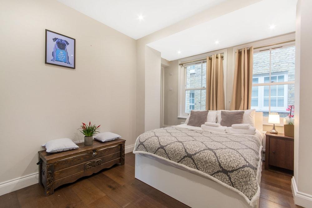 Glass Wonder in Soho - B 2