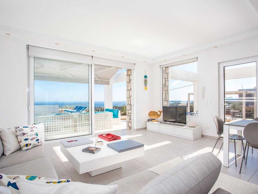 Beautiful Villa in Kalythie with Pool 2