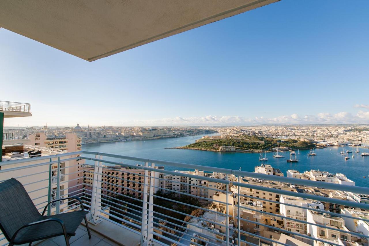 Seafront Apartment Sliema 2