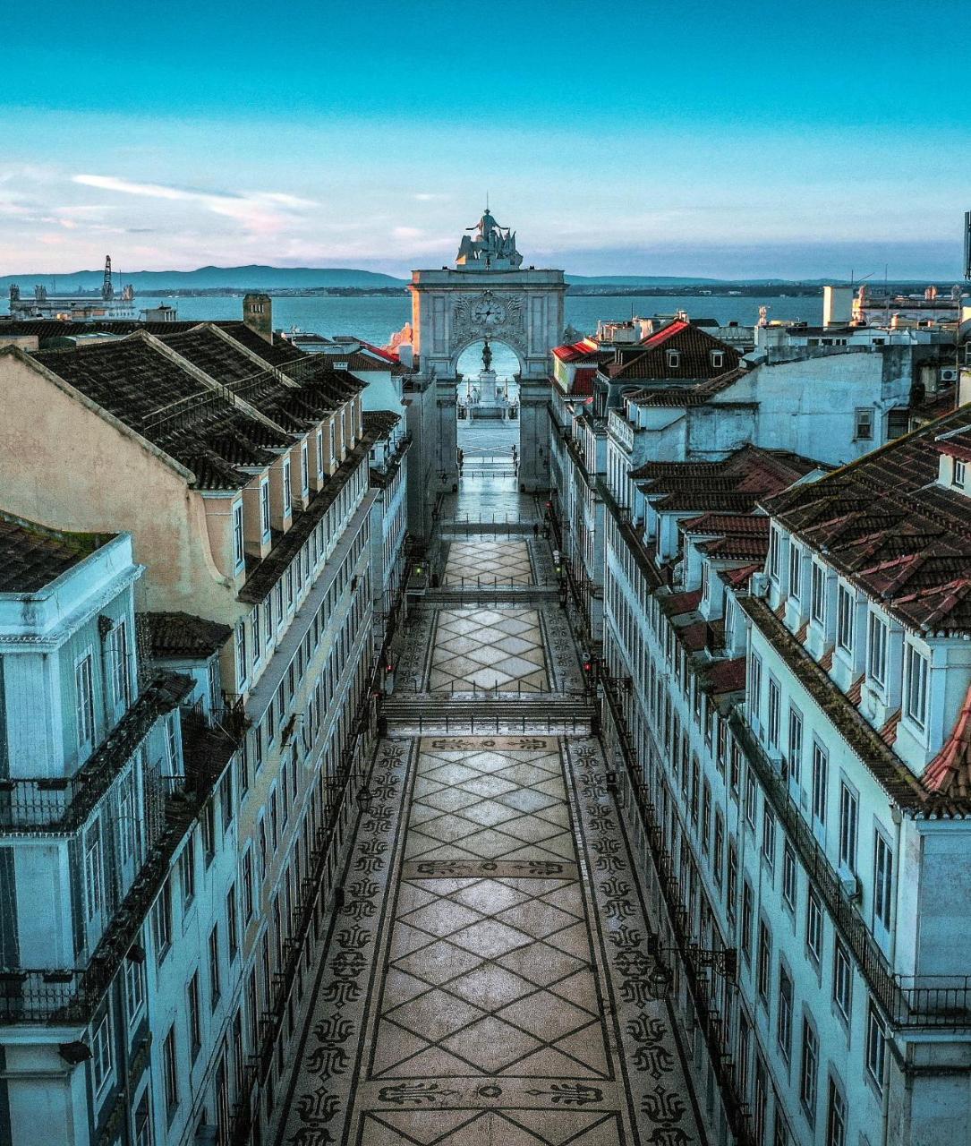 Downtown Sleek Apartment 65 by Lisbonne Collection 2