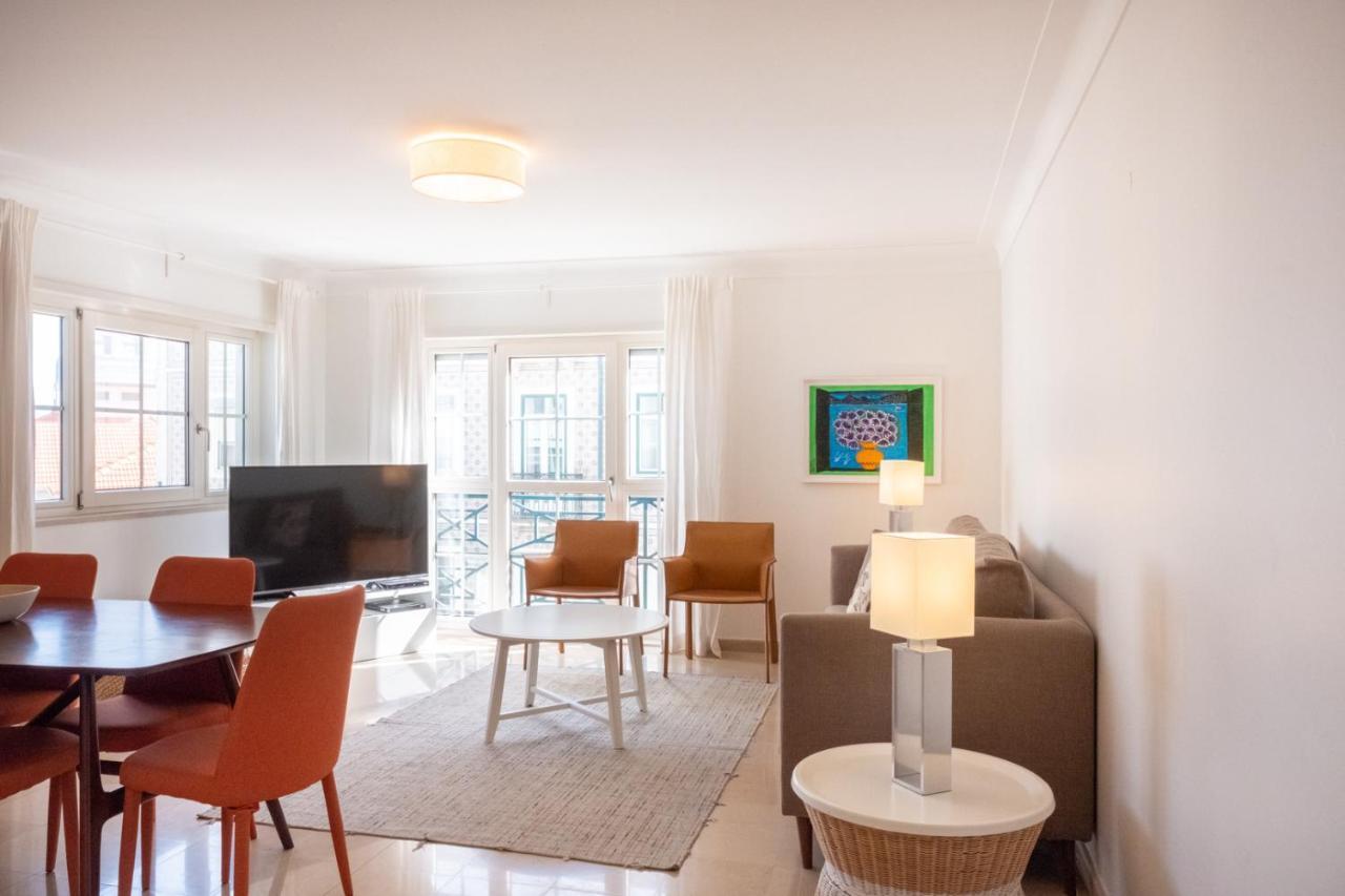Stylish And Beautiful Apartment with Parking 24 by Lisbonne Collection 1