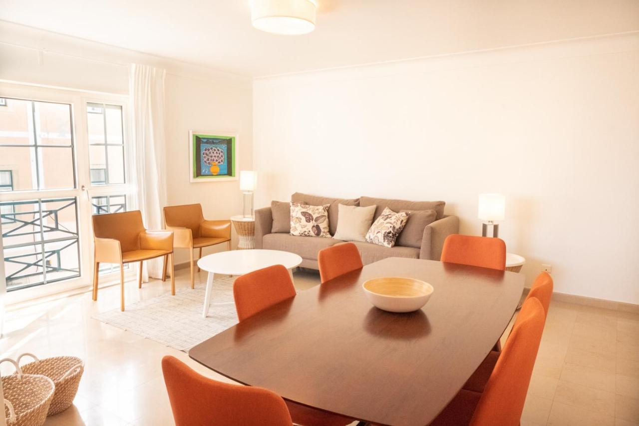 Stylish And Beautiful Apartment with Parking 24 by Lisbonne Collection 2