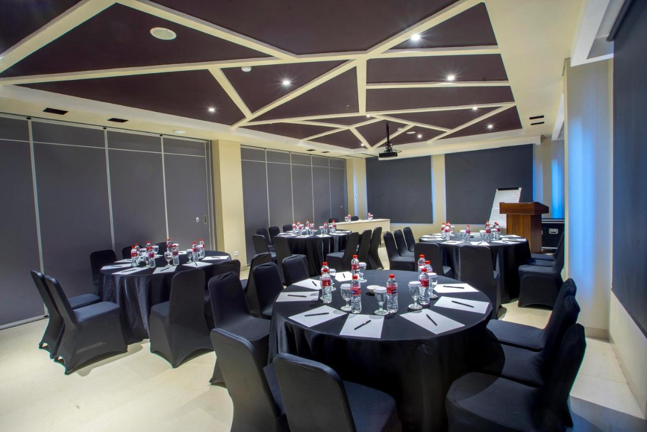 Zoom Hotel Mulawarman 2