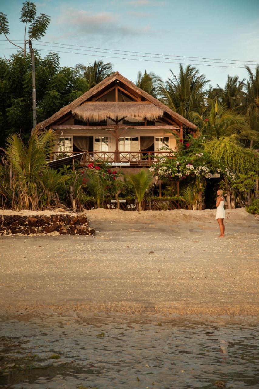 Serenity Luxurious Beachfront Villa & SPA with Private Infinity Pool, 8 Guests 2