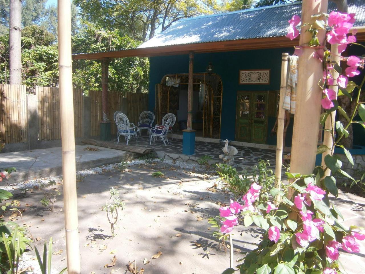 Elephant House And Bungalows Gili Air 2