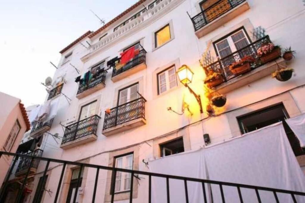 Amazing River View in Historical Lisbon 2