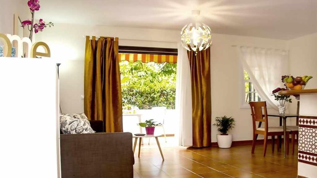 Apartamento Con Jardin Y Piscina B 1