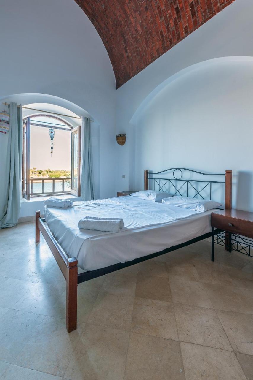 Lagoon View 1-Bedroom Apartment in West Golf El Gouna 2
