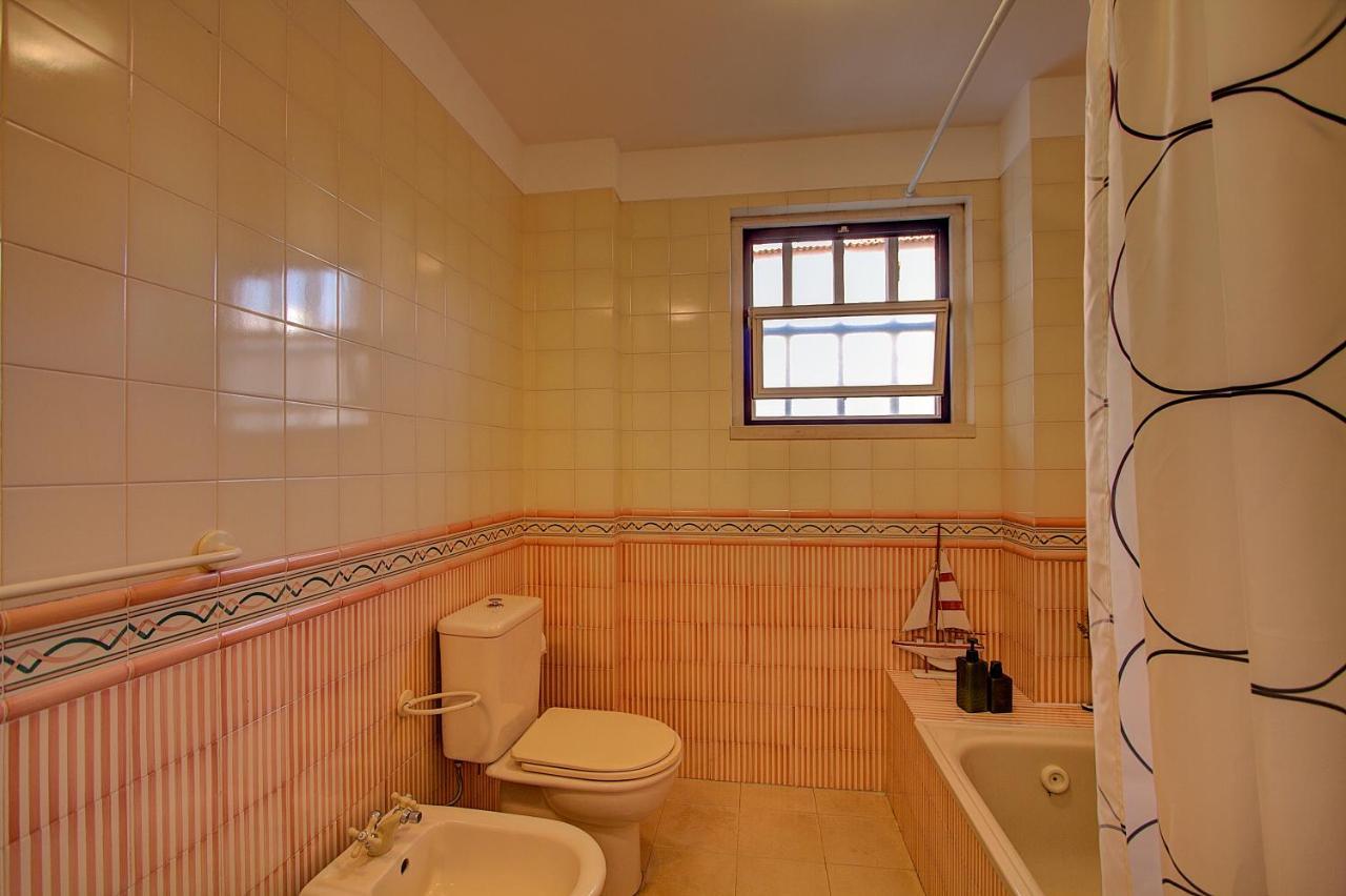 Heart of Bairro Alto-Live Like a Local 1