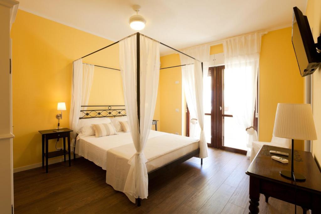 La Tuia E Il Tasso Bed & Breakfast 1