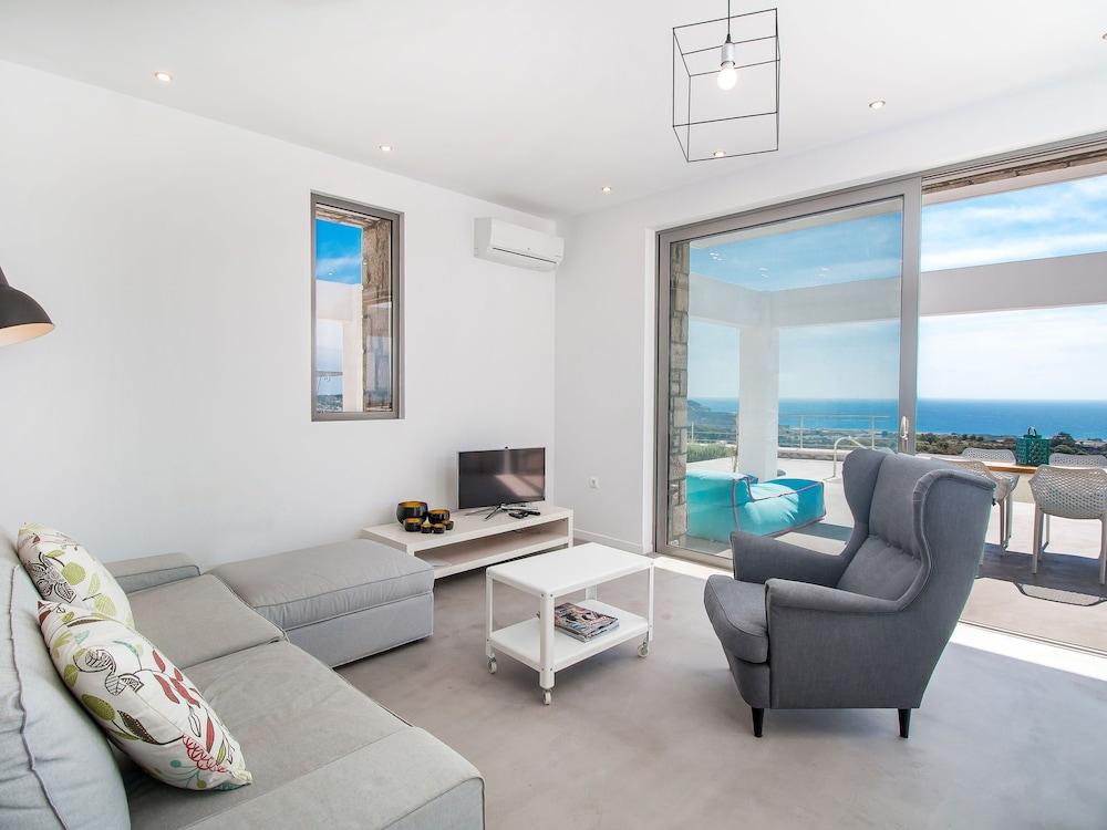 Sea View Villa in Kalythies with Private Pool Near 3 Beaches