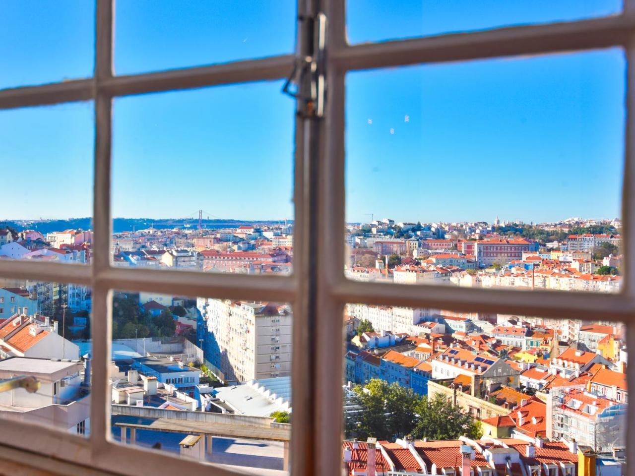 Best Private View Over Lisbon 1