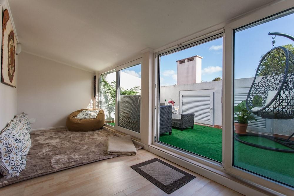 Liberty Penthouse Three-Bedroom Apartment - by Lu Holidays 1