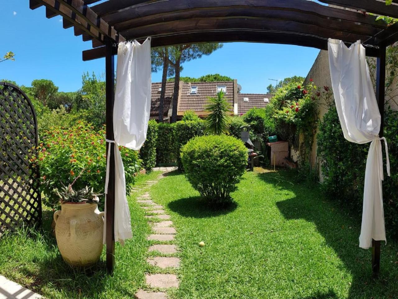 Villetta Con Giardino Immersa Nel Verde a 150mt Dal Mare