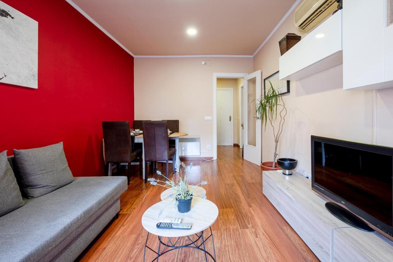 Three Bedroom Apartment in Sants 2
