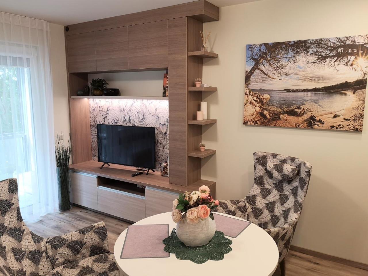 Apartment by the Linden Trees 1