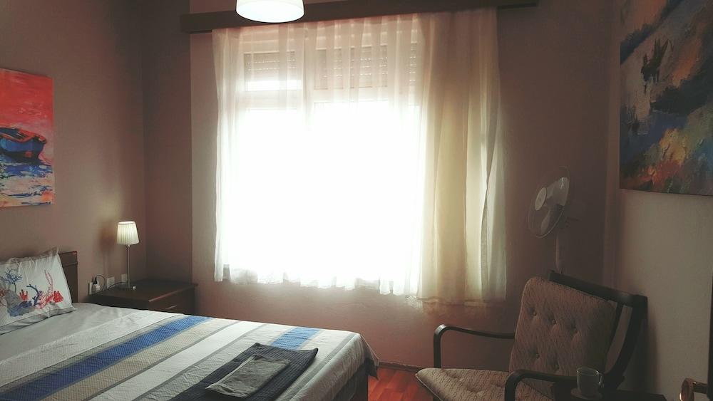 Aheste_Simple Sea View Flat in Lovely Old Town 1