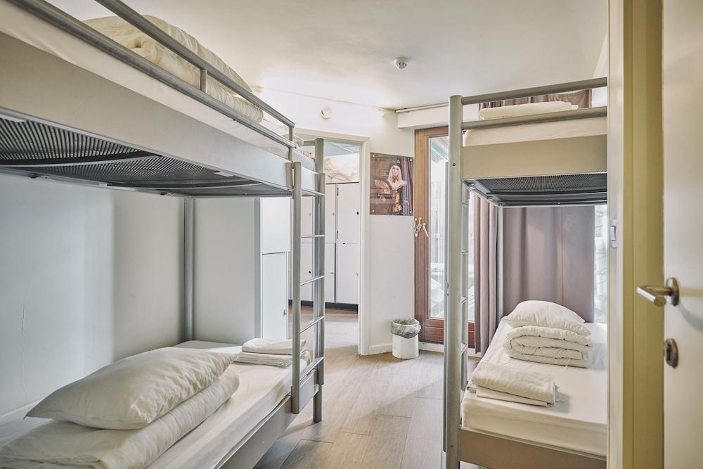 2go4 Quality Hostel Brussels Grand Place 1