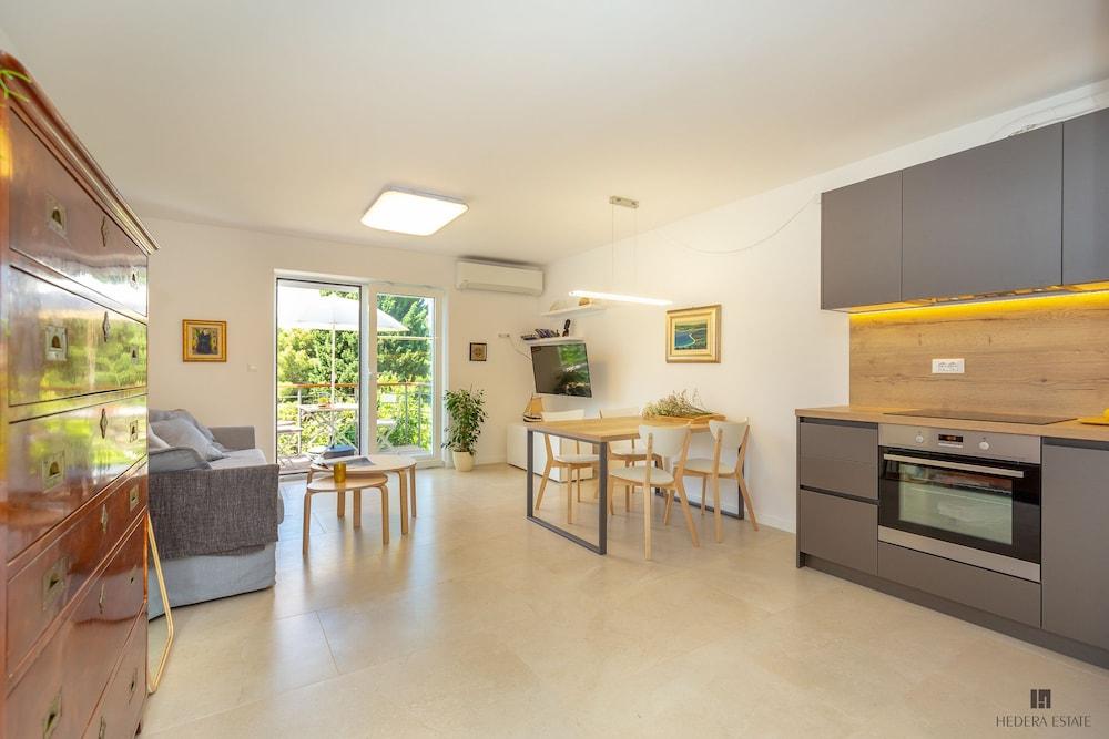 Hedera Estate, Hedera A55