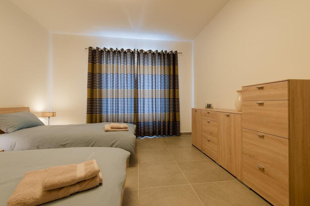 Seafront Apart in Fort Cambridge 1