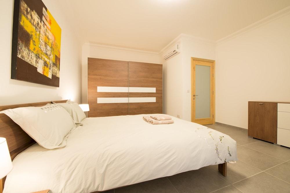 Seafront Apart in Fort Cambridge 2