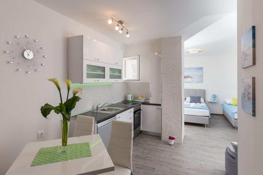 Apartment South Side 1