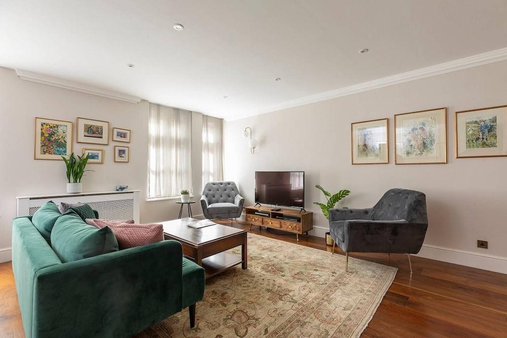 Joivy Beautiful 2 Bed Apt in Mayfair, Close To Tube