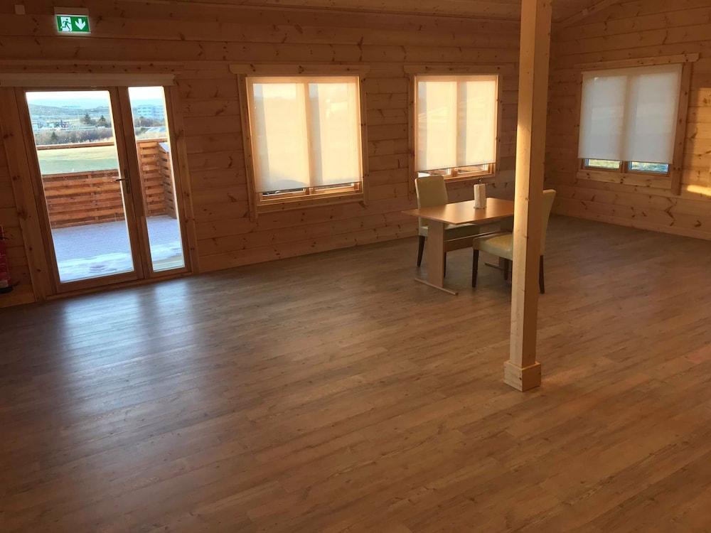 Glaðheimar Guesthouse 1