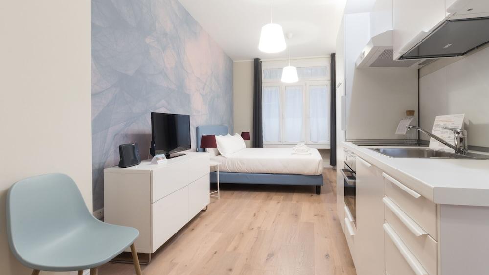 Italianway - Garibaldi 104 B 1