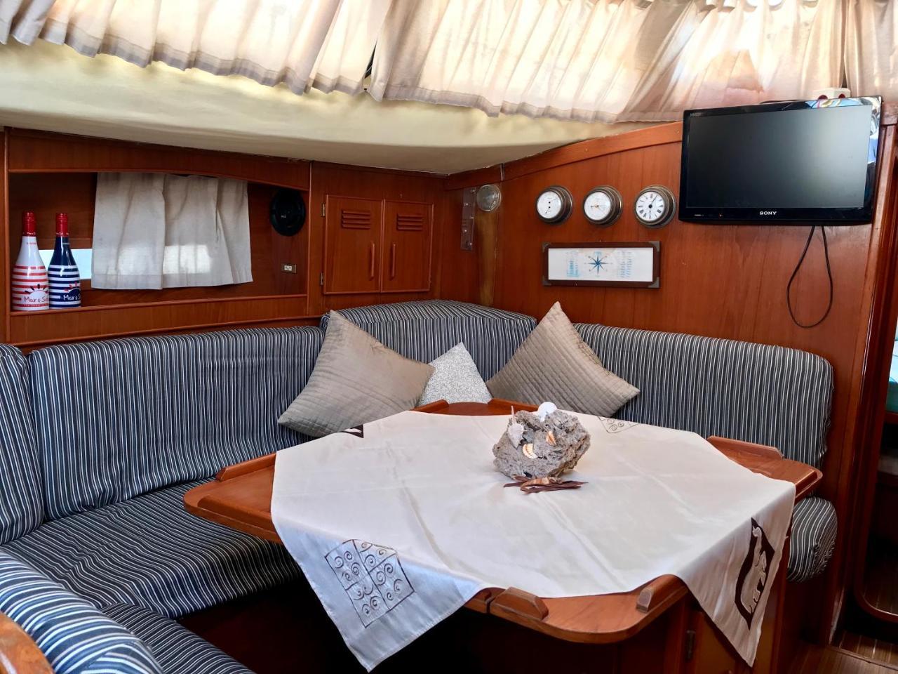 Sleep & Boats Barcelona City 2