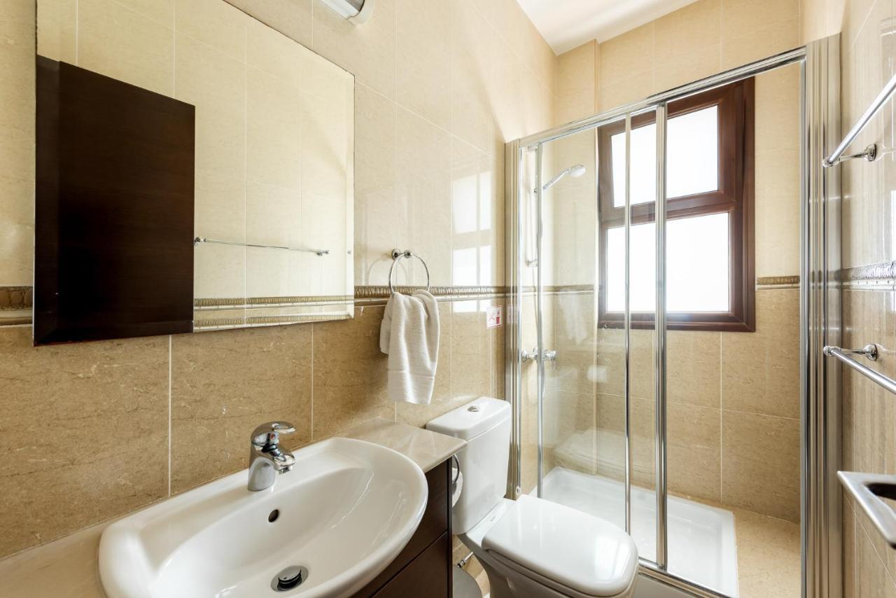 Sea Front Oceanus H3 by Ezoria Villas 2