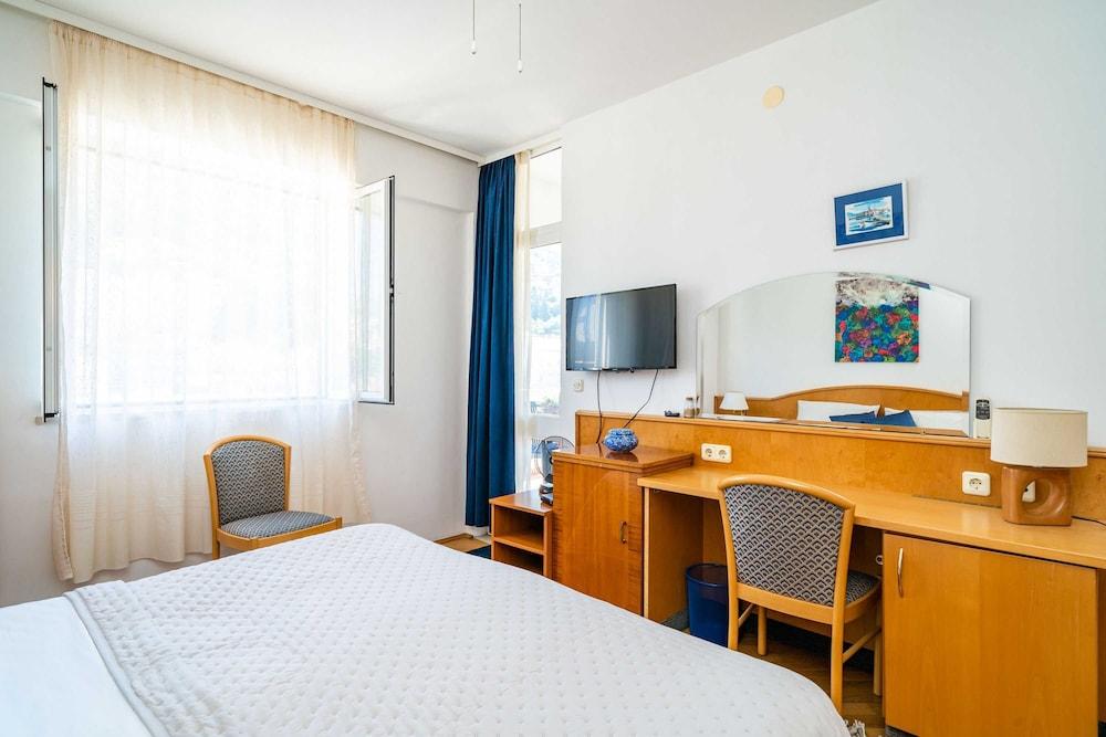 Down Town Apartments 2