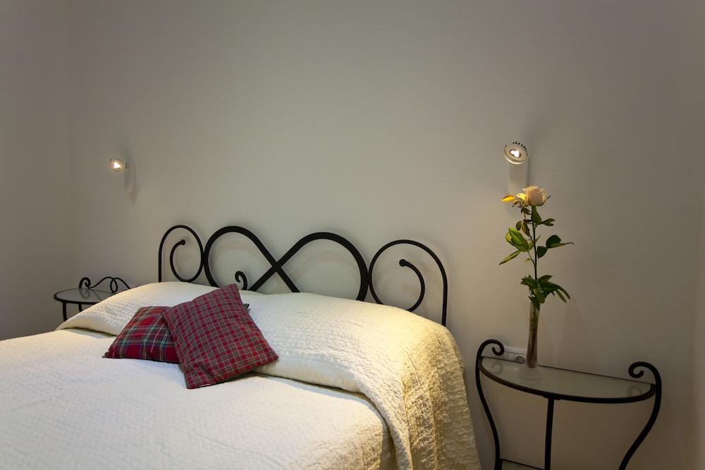 Pile Excellent Location Apartments 1