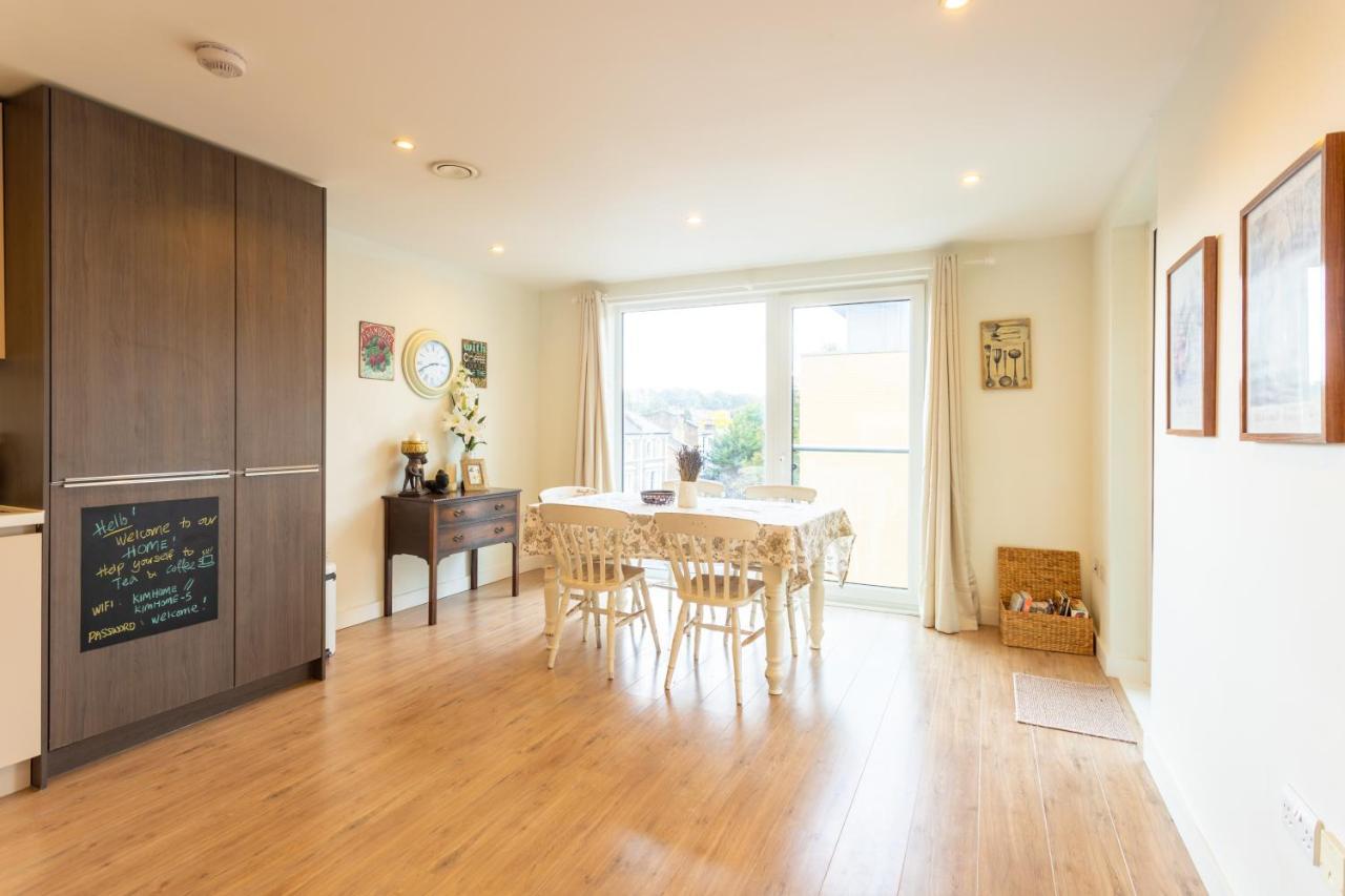 Amazing Modern 2 Bedroom Flat in Greenwich for 4 People 2