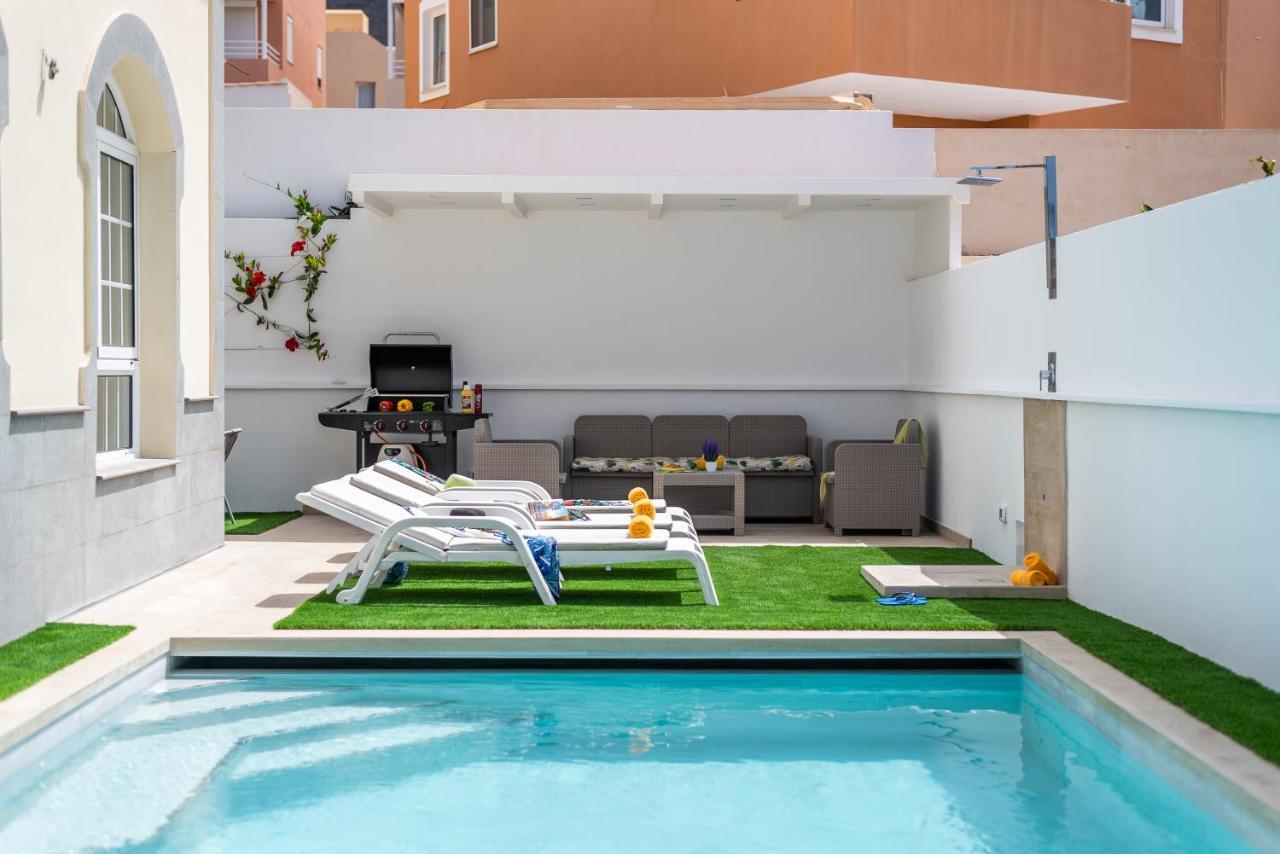 Luxury Holiday Villa Heated Pool 1